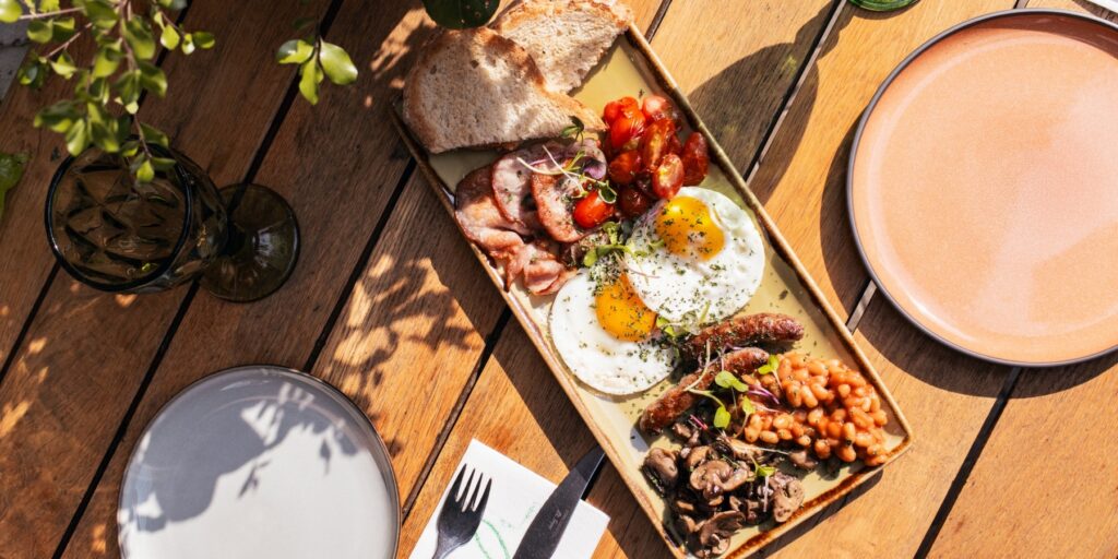 Breakfast served outdoors at JoyJozi family restaurant in Dunkeld